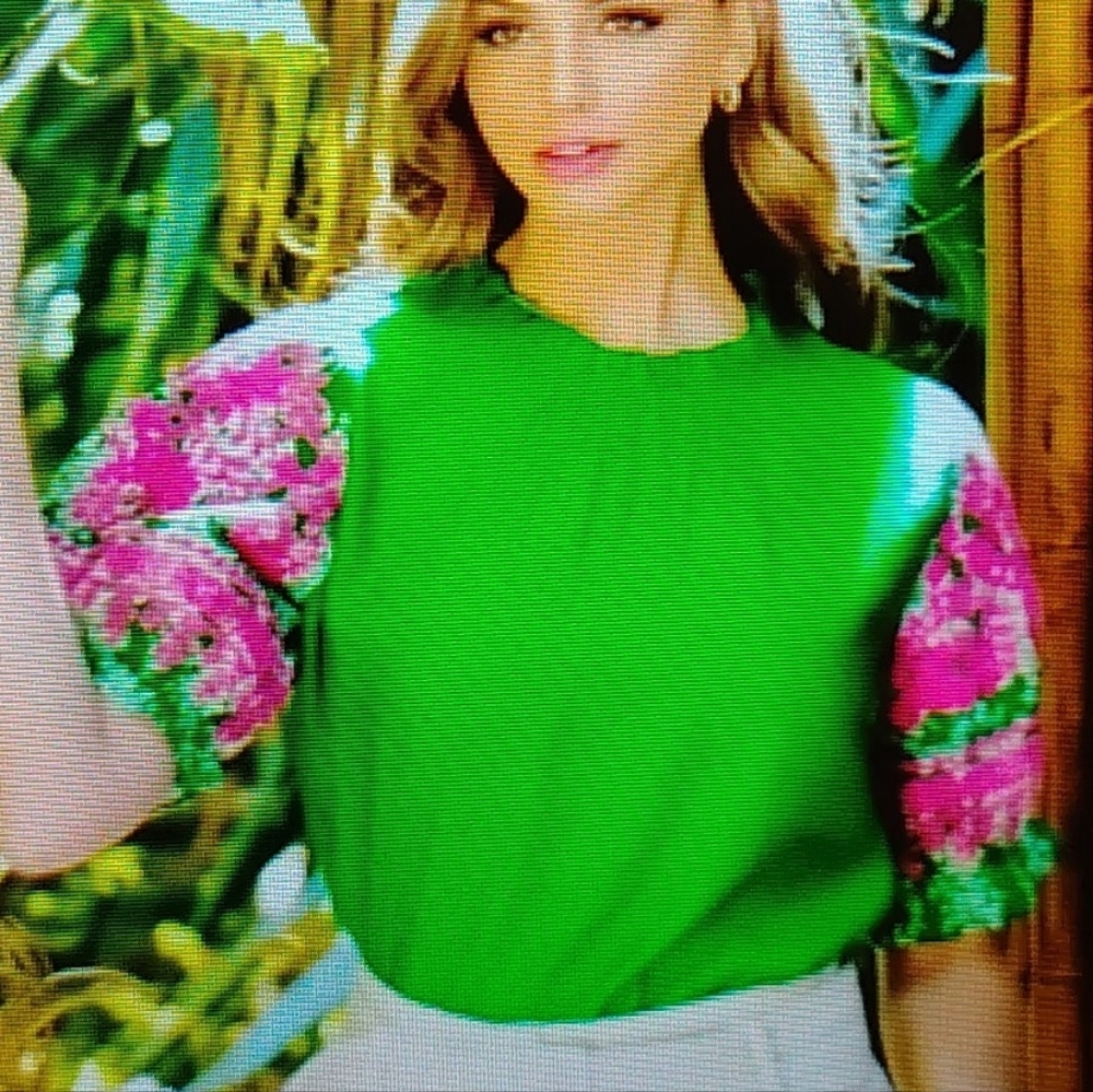 NEW THML Anthropologie Embroidered Puff Sleeve Green Top M - Picture 4 of 7